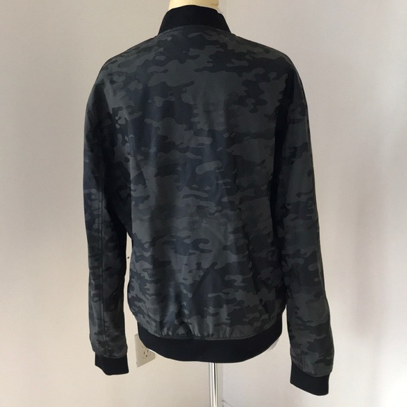 Zara large camouflage zippered jacket . - Picture 4 of 9
